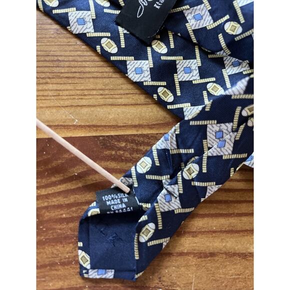 Marco Polo Italian Style Men’s Navy Blue Abstract Geometric Silk Necktie - Picture 5 of 7